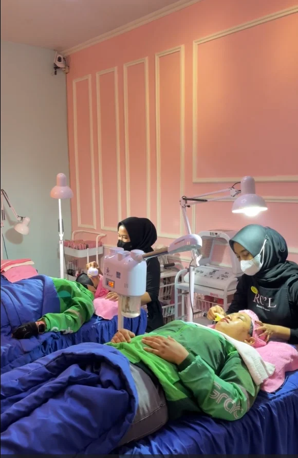 RC’L Aesthetic Beri Layanan Nyalon Gratis untuk Driver Perempuan: Apresiasi Perempuan Tangguh di Jalanan